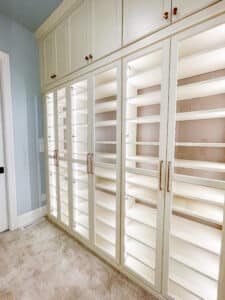 closet shoe shelf